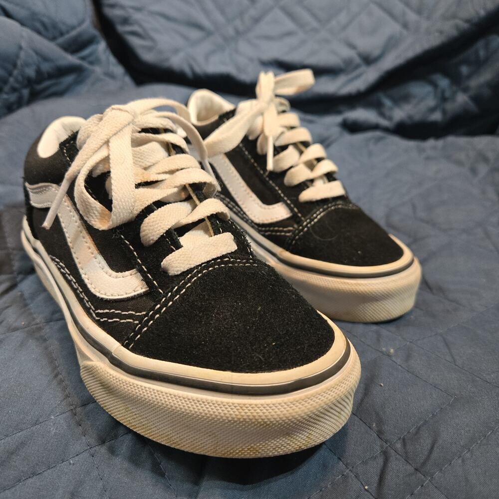 Vans Off The Wall Boys Black/White Shoes~size 12 Y